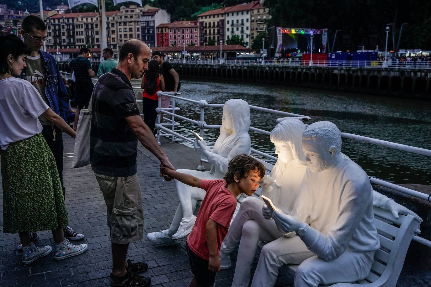 La Noche Blanca de Bilbao ilumina la villa El Correo